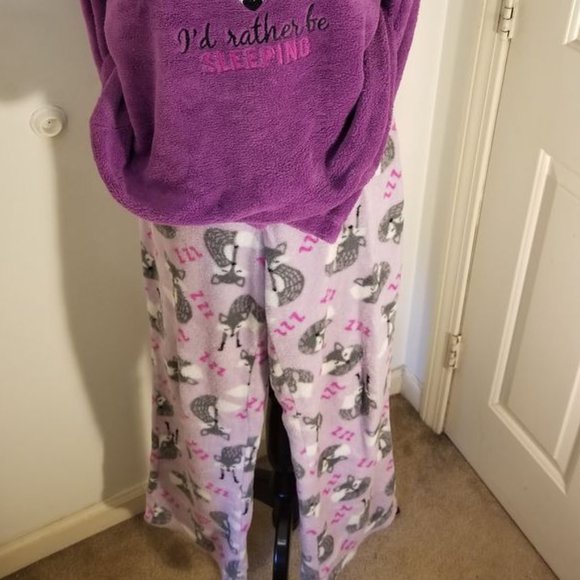 Girls' Fuzzy Wolf Pajamas Set - Picture 2 of 4